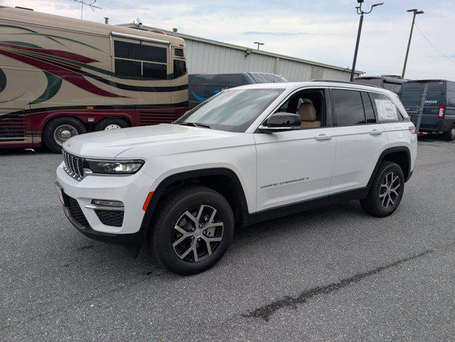 new 2025 Jeep Grand Cherokee car, priced at $43,170