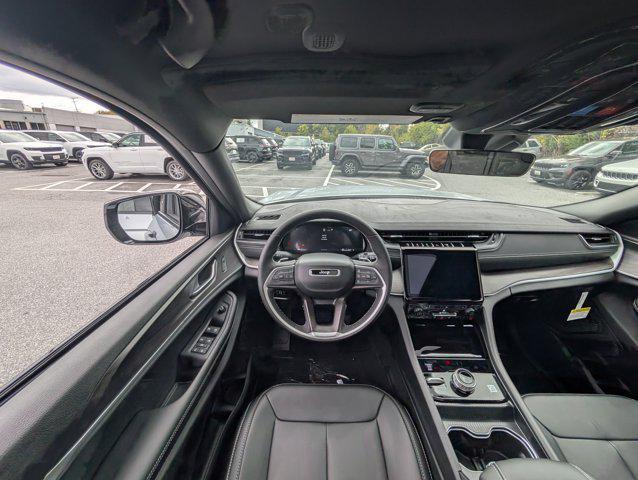 new 2025 Jeep Grand Cherokee car, priced at $50,485