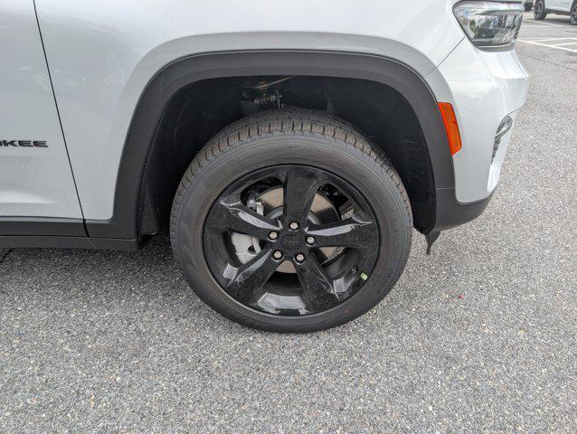 new 2025 Jeep Grand Cherokee car, priced at $50,485