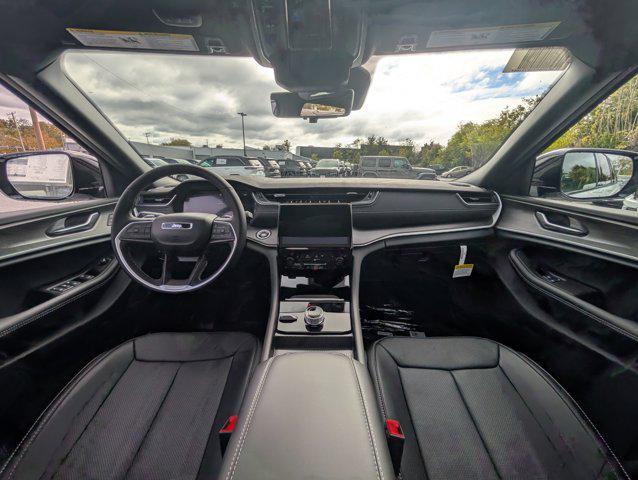 new 2025 Jeep Grand Cherokee car, priced at $47,305