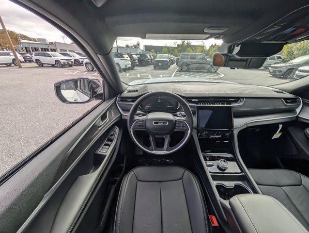 new 2025 Jeep Grand Cherokee car, priced at $47,305