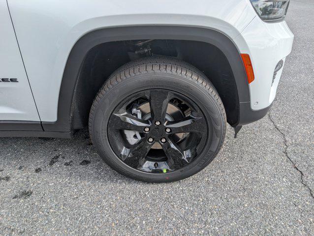 new 2025 Jeep Grand Cherokee car, priced at $47,305