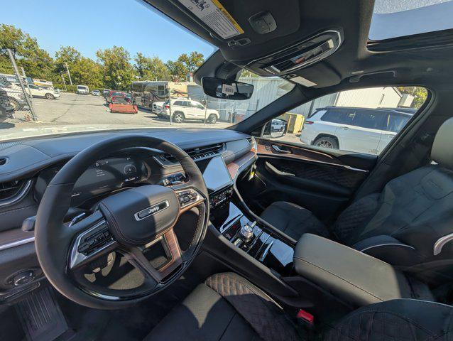 new 2025 Jeep Grand Cherokee car, priced at $53,339