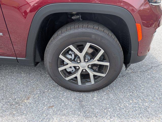 new 2025 Jeep Grand Cherokee car, priced at $50,116
