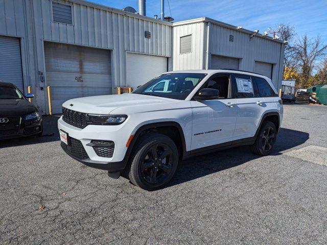 new 2025 Jeep Grand Cherokee car, priced at $44,828