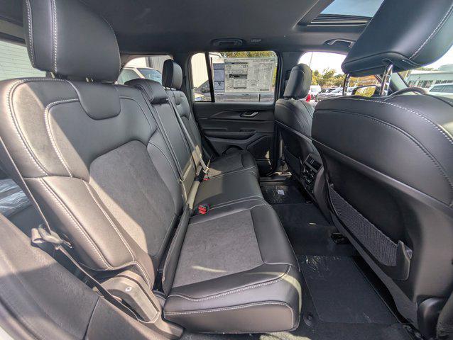 new 2025 Jeep Grand Cherokee car, priced at $38,797