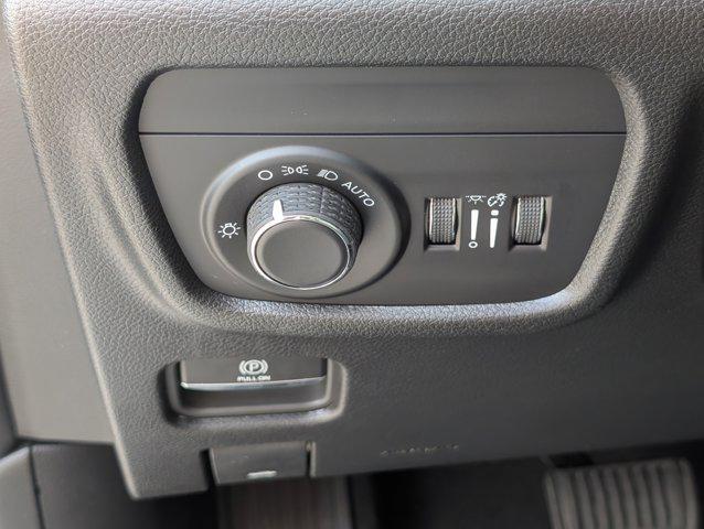 new 2025 Jeep Grand Cherokee car, priced at $38,797