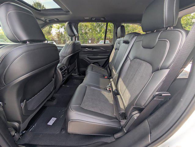 new 2025 Jeep Grand Cherokee car, priced at $38,797