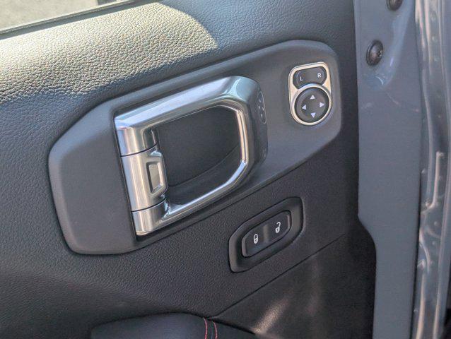 new 2025 Jeep Gladiator car, priced at $51,460
