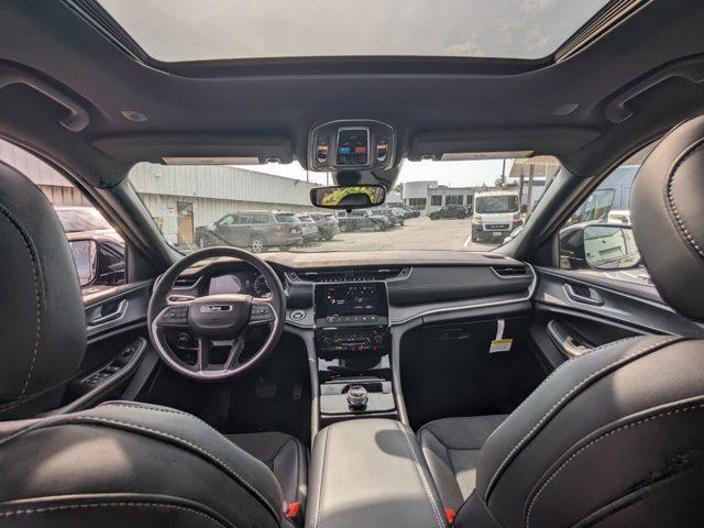 new 2024 Jeep Grand Cherokee L car, priced at $42,304