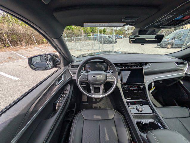 new 2025 Jeep Grand Cherokee car, priced at $47,129