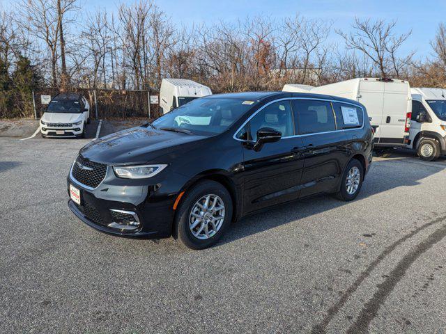 new 2025 Chrysler Pacifica car, priced at $40,276