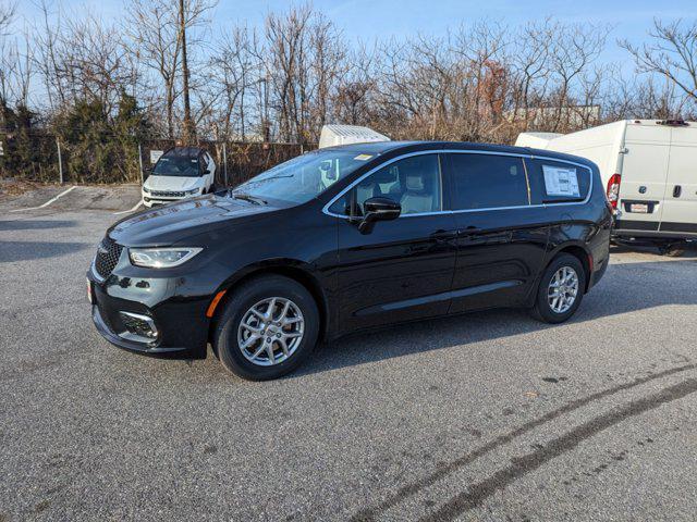 new 2025 Chrysler Pacifica car, priced at $40,276