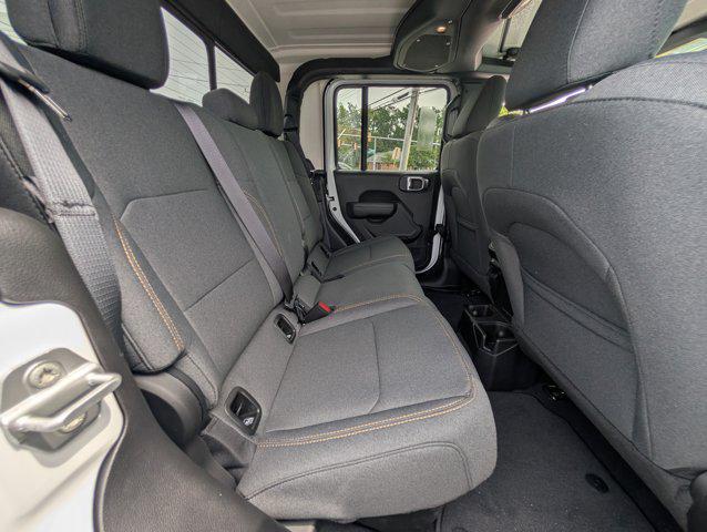 new 2025 Jeep Gladiator car, priced at $42,537