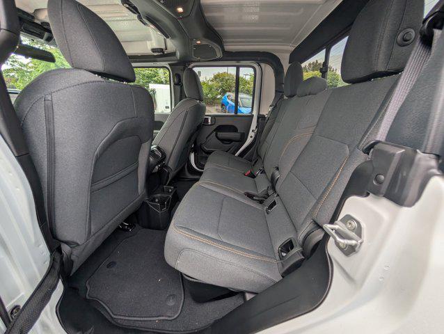 new 2025 Jeep Gladiator car, priced at $42,537