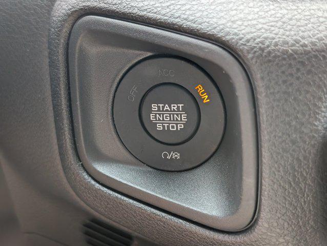 new 2025 Jeep Gladiator car, priced at $42,537