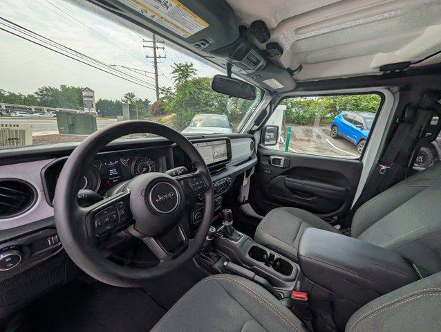 new 2025 Jeep Gladiator car, priced at $42,537