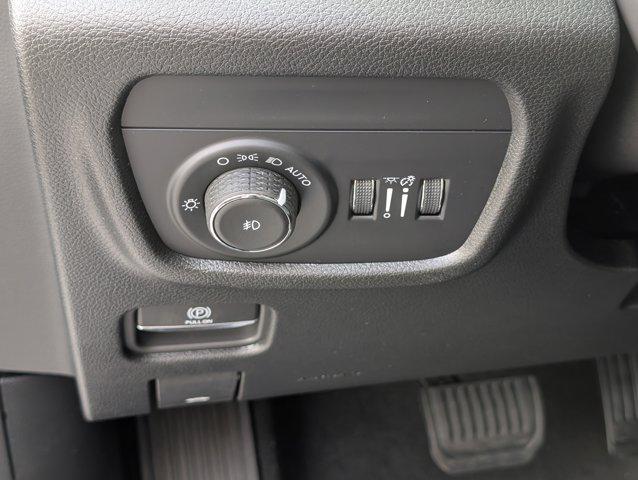 new 2025 Jeep Grand Cherokee car, priced at $44,672