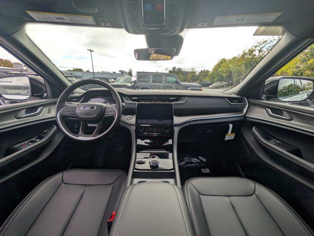 new 2025 Jeep Grand Cherokee car, priced at $44,672