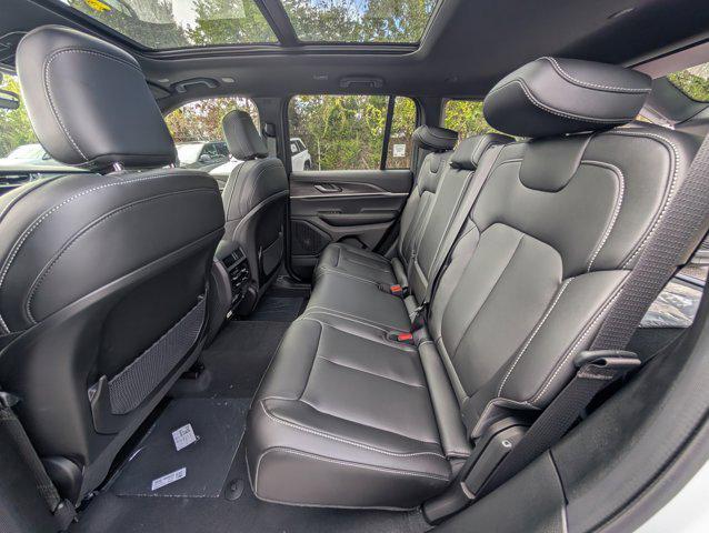 new 2025 Jeep Grand Cherokee car, priced at $44,672