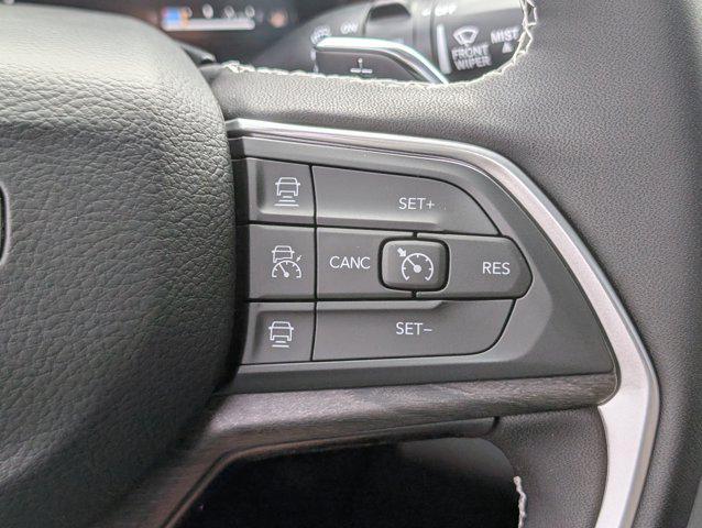 new 2025 Jeep Grand Cherokee car, priced at $44,672