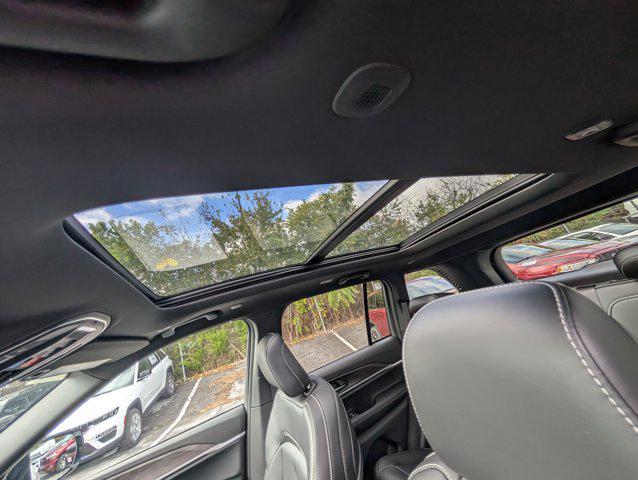 new 2025 Jeep Grand Cherokee car, priced at $44,672