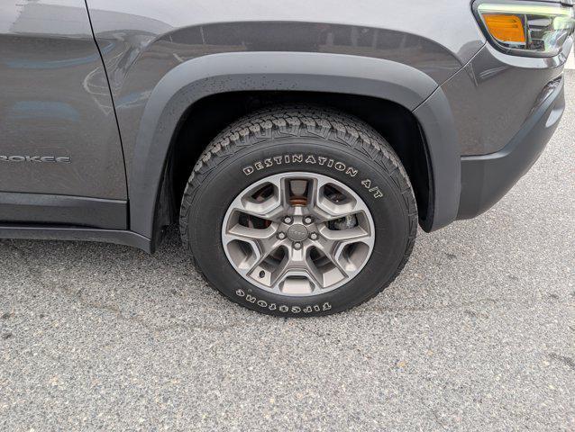 used 2022 Jeep Cherokee car, priced at $23,967