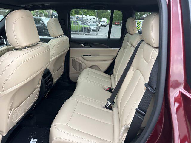 new 2025 Jeep Grand Cherokee car, priced at $44,391