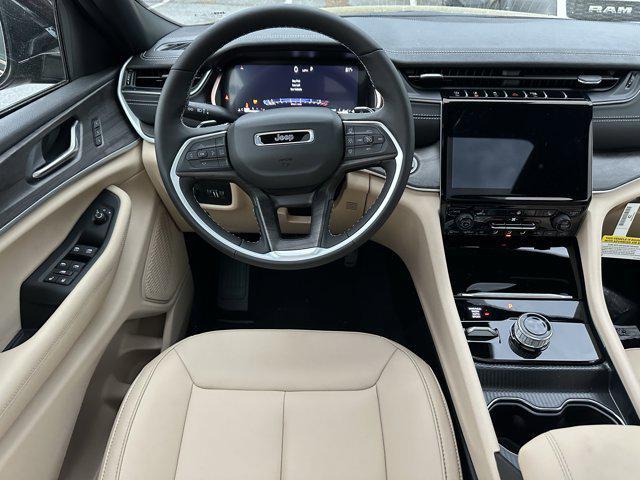 new 2025 Jeep Grand Cherokee car, priced at $44,391