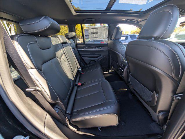 new 2025 Jeep Grand Cherokee car, priced at $45,208