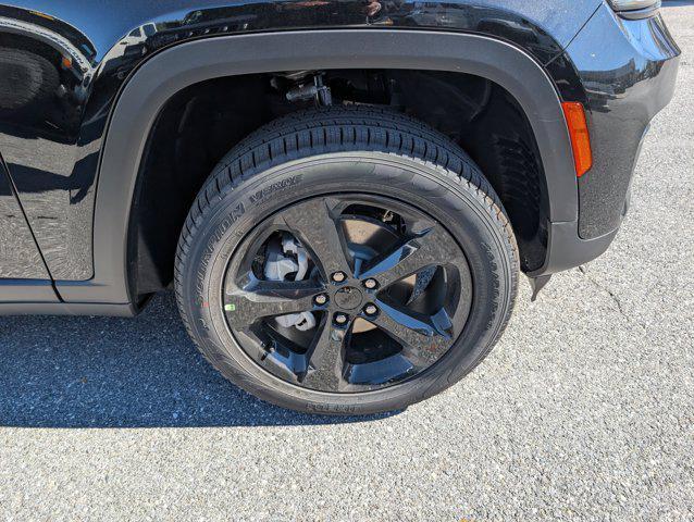 new 2025 Jeep Grand Cherokee car, priced at $45,208