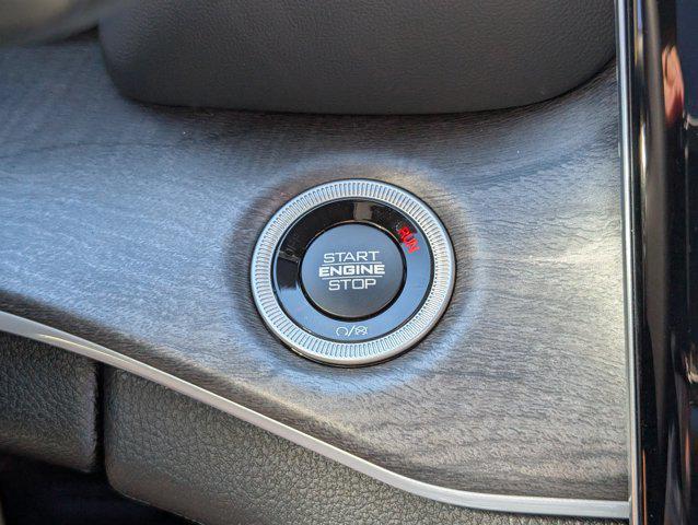 new 2025 Jeep Grand Cherokee car, priced at $45,208