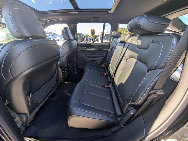 new 2025 Jeep Grand Cherokee car, priced at $45,208