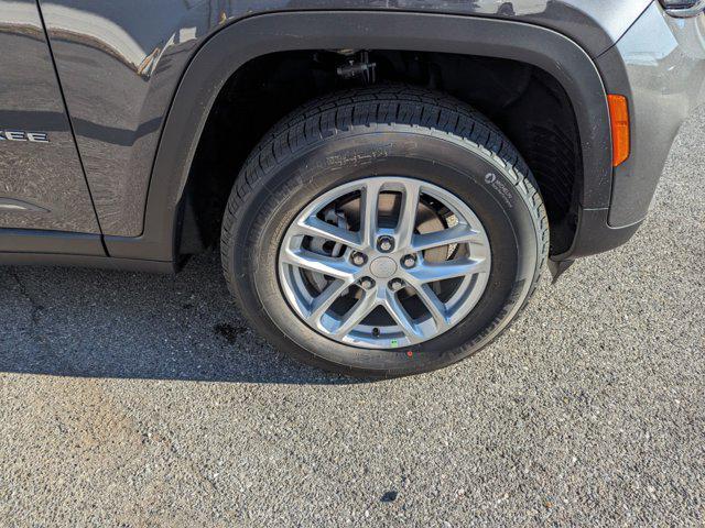 new 2025 Jeep Grand Cherokee car, priced at $41,582