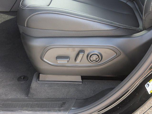 new 2025 Jeep Grand Cherokee car, priced at $50,485