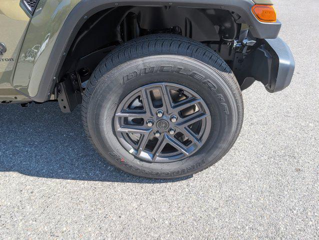 new 2025 Jeep Gladiator car, priced at $42,685