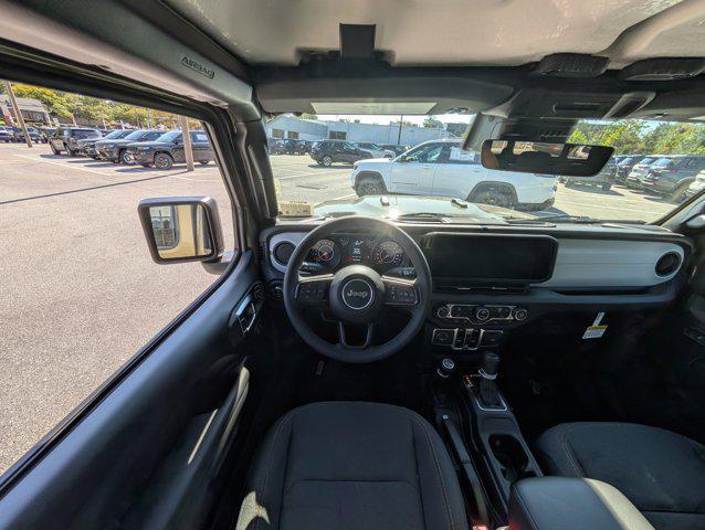 new 2025 Jeep Gladiator car, priced at $42,685