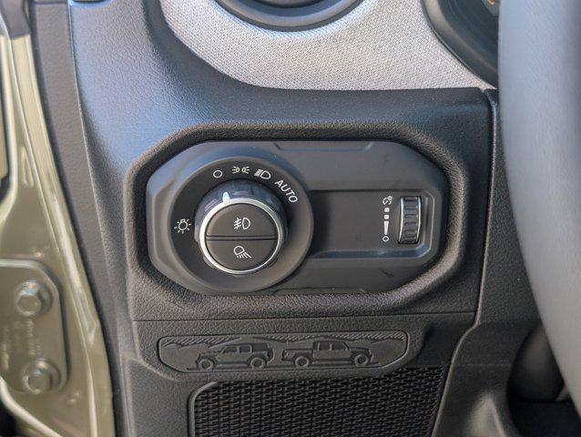 new 2025 Jeep Gladiator car, priced at $42,685