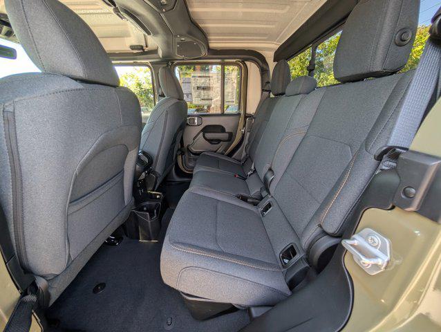 new 2025 Jeep Gladiator car, priced at $42,685
