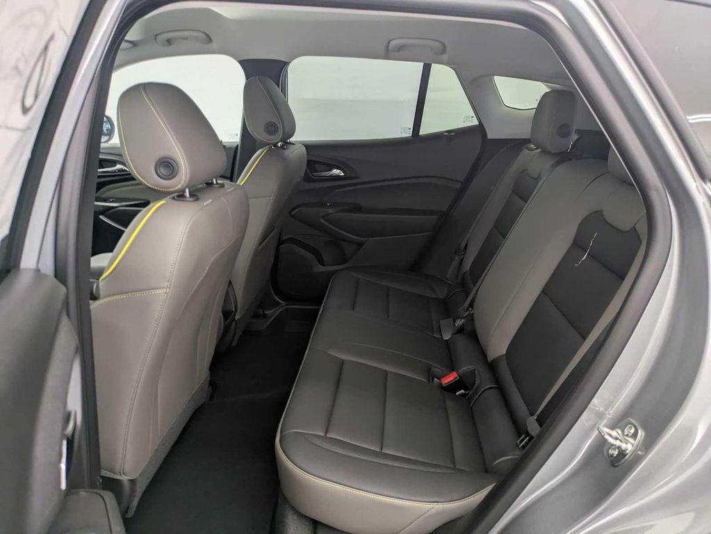 new 2025 Chevrolet Trax car