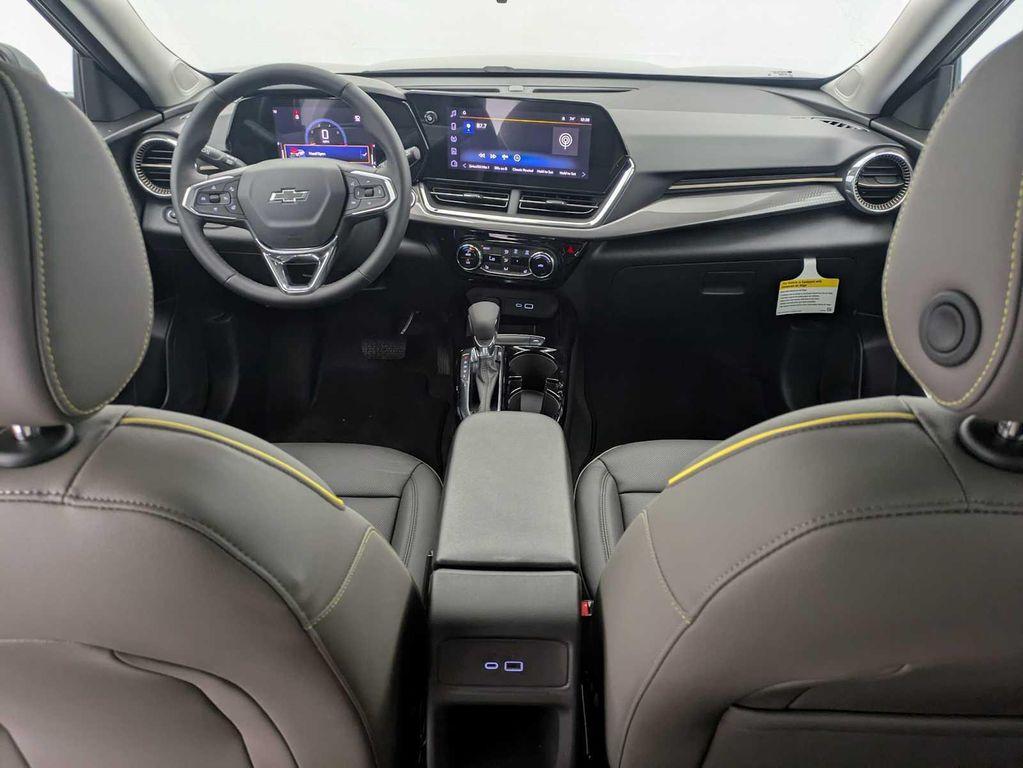 new 2025 Chevrolet Trax car