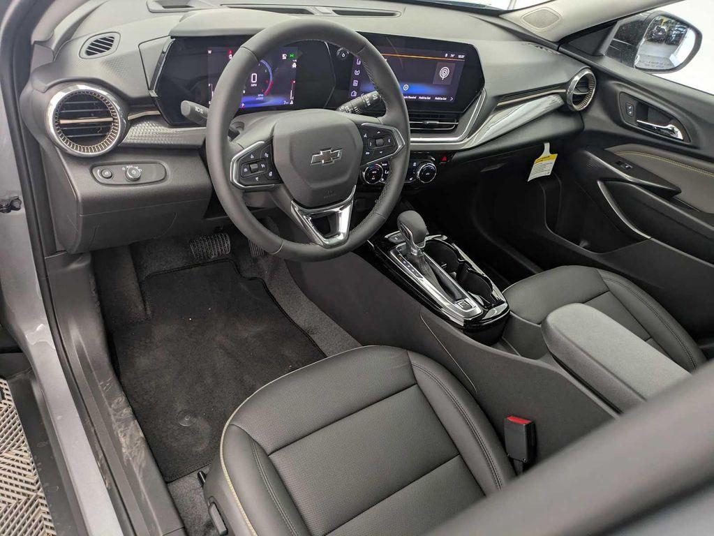 new 2025 Chevrolet Trax car