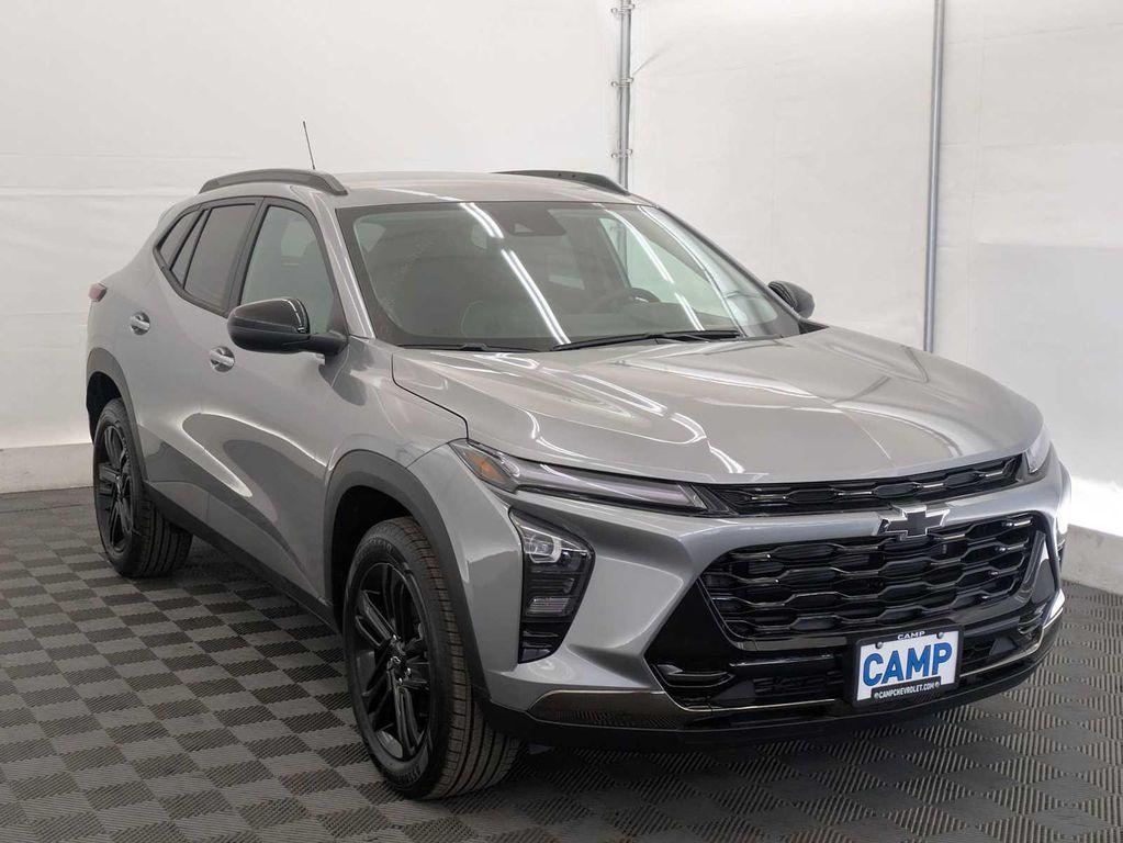 new 2025 Chevrolet Trax car