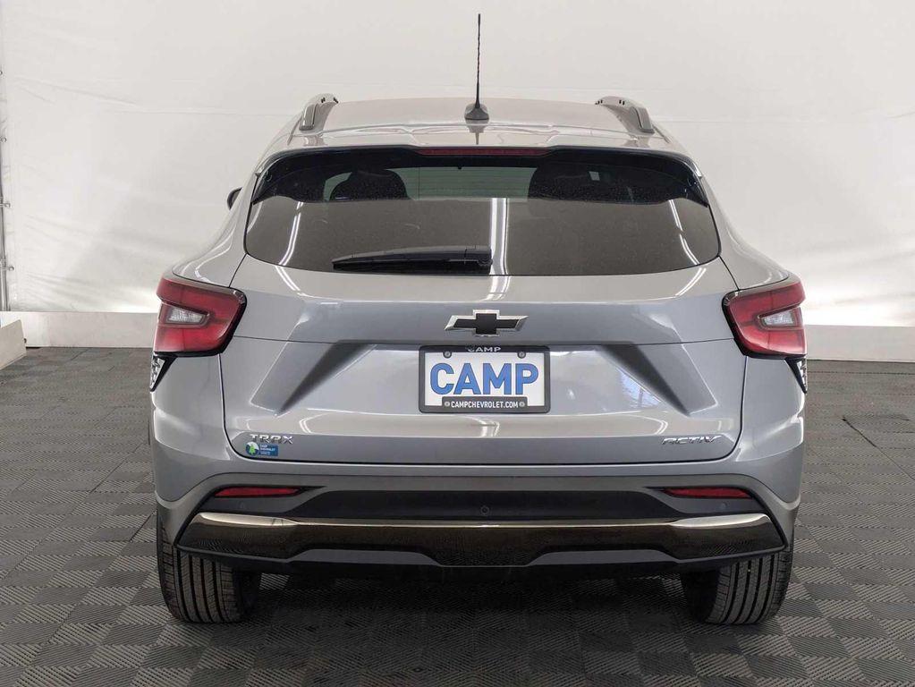 new 2025 Chevrolet Trax car