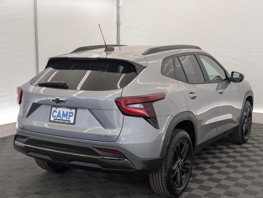 new 2025 Chevrolet Trax car