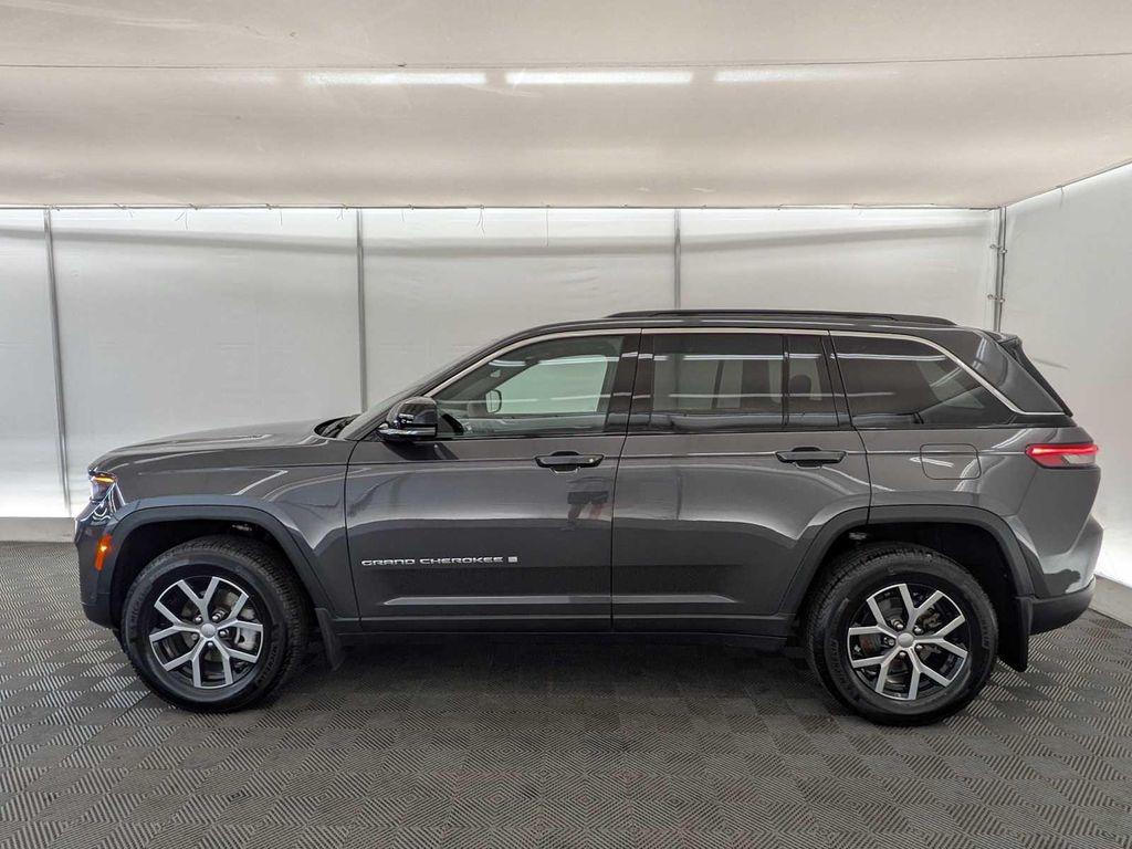 used 2025 Jeep Grand Cherokee car, priced at $42,995