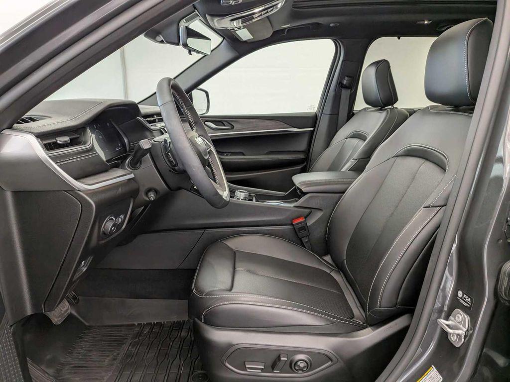 used 2025 Jeep Grand Cherokee car, priced at $42,995