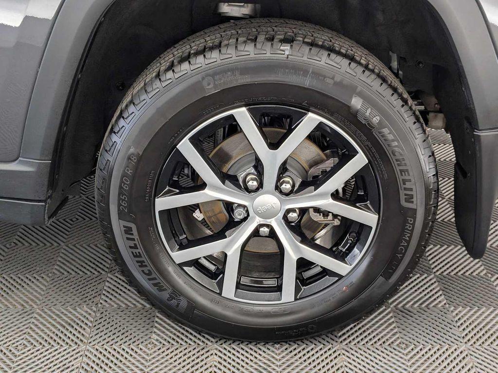 used 2025 Jeep Grand Cherokee car, priced at $42,995