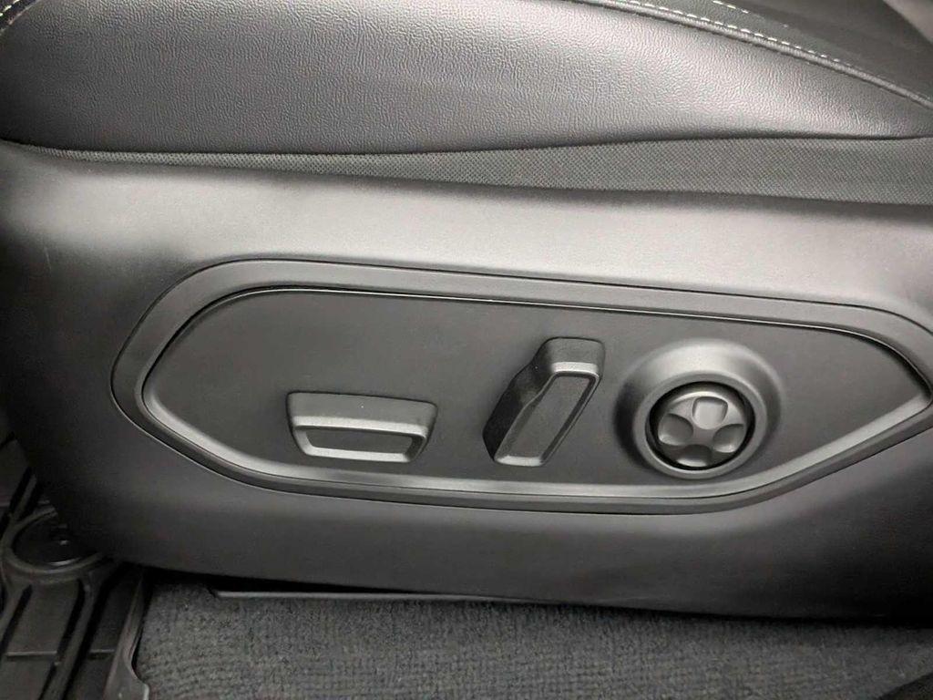 used 2025 Jeep Grand Cherokee car, priced at $42,995