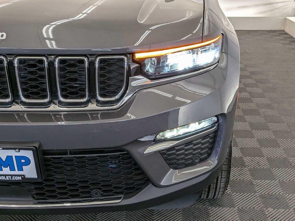 used 2025 Jeep Grand Cherokee car, priced at $42,995